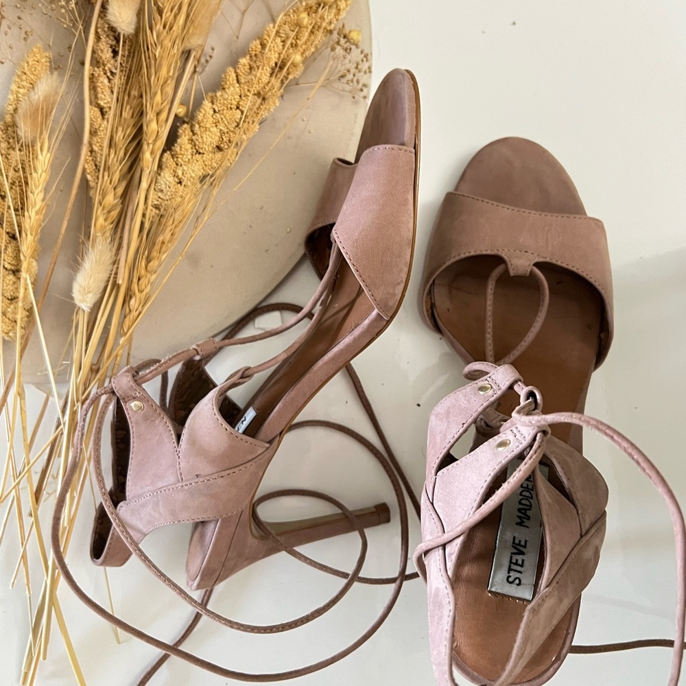 Size 7 Steve Madden Women's Blush Lace-Up Heels